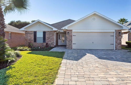 Fort Walton Beach - Destin Casa | Palm Breeze - Heated Private Pool, Deeded Beach Access, Free Beach Service!