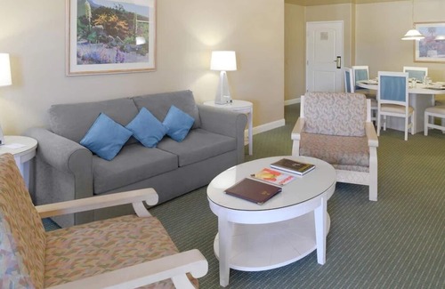 Canyon Corridor Complejo | Palm Canyon Resort - Palm Springs, CA. 1 Bedroom Villa, 1 Bath. Sleeps 4