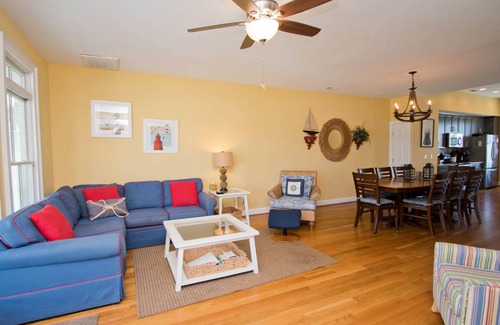 Atlantic Beach Casa | Palm Cottage III At The Grove, Oceanfront House in Atlantic Beach, NC!