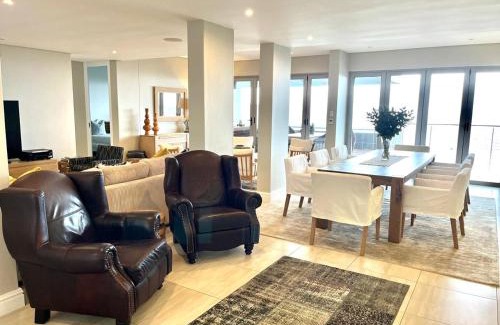 Ballito Apartamento | Palm Cove - 3 Ilanga, Simbithi Eco Estate - Infinity Pool with 180' Sea View, Min 7 Night stay