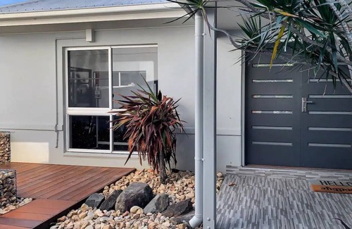 Clifton Beach Casa | Palm Cove/Cairns beaches tropical spacious retreat