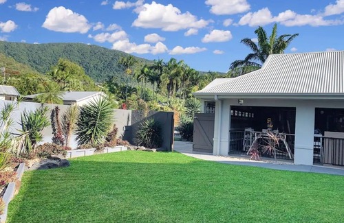 Clifton Beach Casa | Palm Cove/Cairns beaches tropical spacious retreat