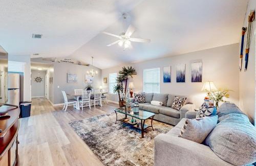 Panama City Beach Casa | Palm Cove Coastal Cottage
