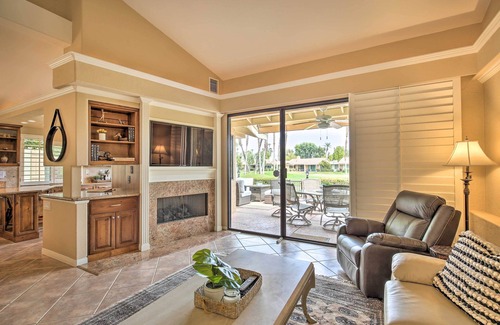 Palm Desert Condominio | Palm Desert Escape w/ Patio & Shared Pool!