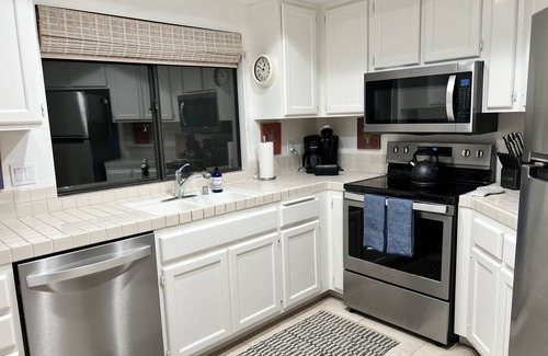 Palm Desert Complejo | Palm Desert Resorter Community, golf, pool, tennis, pickleball.
