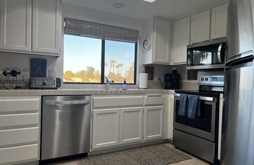 Palm Desert Complejo | Palm Desert Resorter Community, golf, pool, tennis, pickleball.