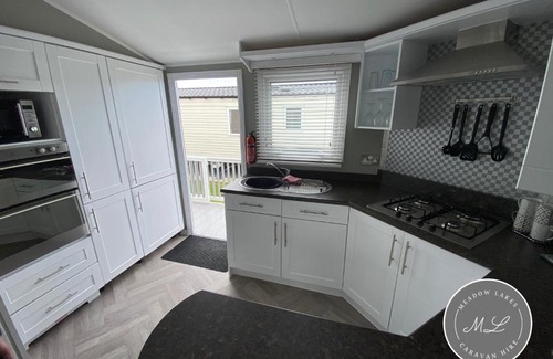 Chapel Saint Leonards Apartamento | Palm Grove 28 - Golden Palm - Central heating, pet friendly, WiFi, bed linen - Meadow Lakes Caravan & Lodge Hire