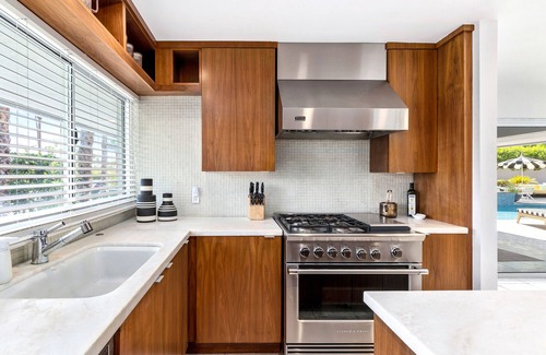 Vista Las Palmas Casa | Palm Grove - Luxury Mid Mod Vacation Home!