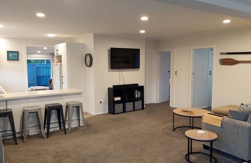 Paraparaumu Beach Casa | Palm Haven Beach Retreat