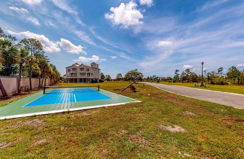 St. Marys Condominio | Palm-lined Home, Dock Access, Firepit, & Balconies