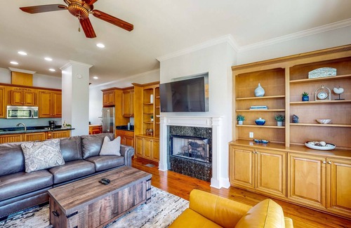 St. Marys Condominio | Palm-lined Home, Dock Access, Firepit, & Balconies