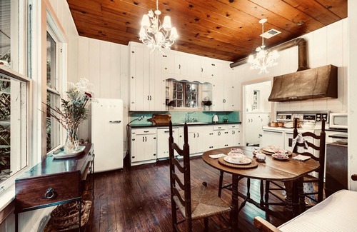 Homestead Casa | Palm Lodge, Historic House & Tropical Garden