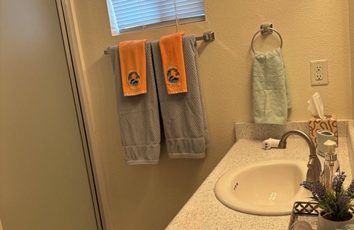 Lemoore Casa | Palm Oasis