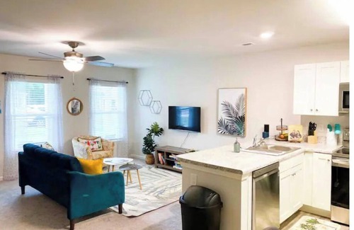 Sunset Beach Casa | Palm Paradise 3 Bdrm home w/ patio 10 min to Beach