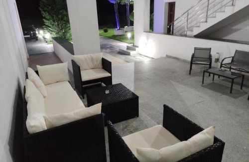 Sebes Casa | Palm Rezidential