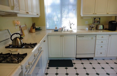 Cathedral City Casa | De Palm Springs Area Inicio 2Bed, 2Bath, Den, Piscina, Tenis, Zona Central Location