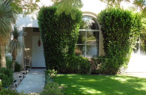 Cathedral City Casa | De Palm Springs Area Inicio 2Bed, 2Bath, Den, Piscina, Tenis, Zona Central Location