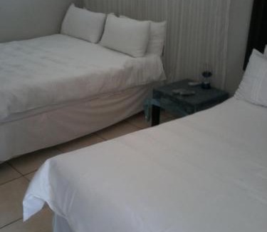 Butterworth Cama Y Desayuno | Palm Springs B and B and Self Catering