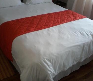 Butterworth Cama Y Desayuno | Palm Springs B and B and Self Catering