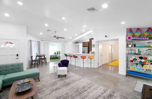 Cathedral City Casa | Palm Springs getaway - mid century home w/ saltwater pool & mountain views