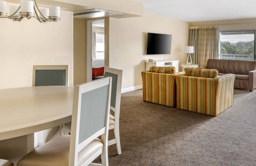 Canyon Corridor Complejo | Palm Springs Getaway! 3 Amazing Suites w/ Stunning View | 2 Outdoor Pools