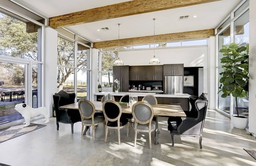 Bellville Casa | Palm Springs, TX ~ MODERN TEXAS ESCAPE