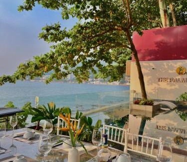Vung Tau Villa | Palm Villa 17 - Seaview Villa LUXURY in VungTau, 6Bedrooms, Pool, Billiard