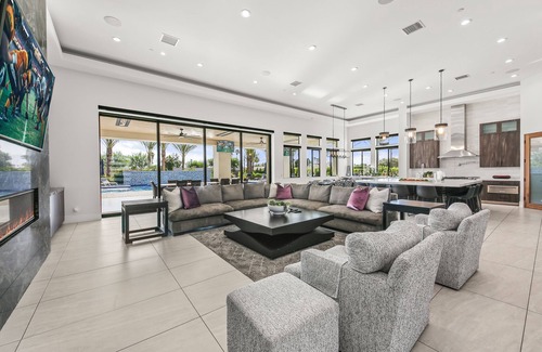 Bermuda Dunes Casa | Palm Villa- Luxury 8 Bed, Pickleball, Volleyball, Golf