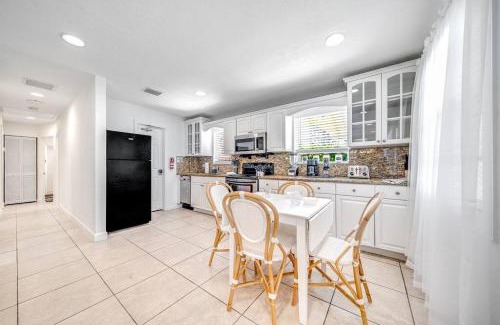 Southwest Apartamento | Palm Wave Says - Quietness in Best Location