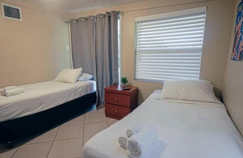 Southwest Apartamento | Palm Wave Stays - Central and Cozy Apt