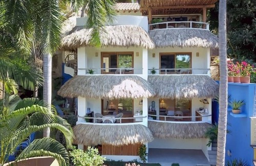 North End Apartamento | "Palma del Rey" (King Palm) 2 Bed / 2.5 Bath