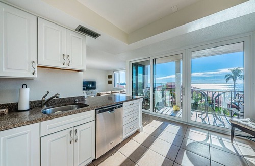 Palma del Mar Condominio | Palma 'Million Dollar View', Exceptionally Updated Condo