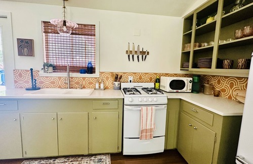 Clarksville Cabaña | Palma Plaza Unit C