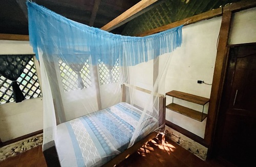 Puerto Barrios Cabina | The Round House Hotel