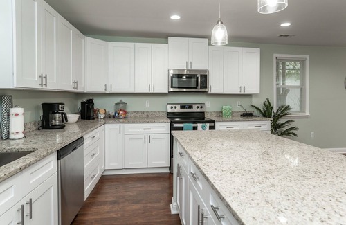 Pigeon Point Casa | Palmetto Cottage - Downtown Beaufort - Minutes to Parris Island!