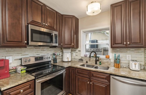 Palmetto Cabaña | Palmetto Historic Beach Cottage