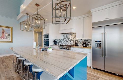 Port Aransas Casa | Palmilla Big Blue Gulf-front home with pool, spa, & scenic views of the beach