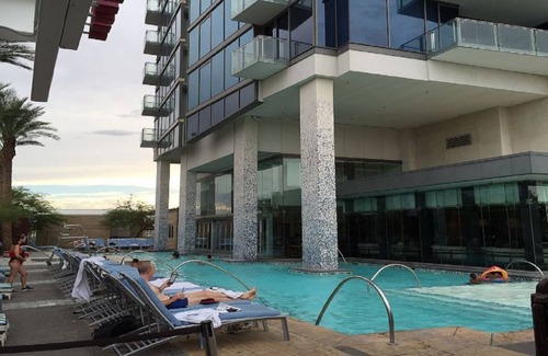 Las Vegas Hotel | Palms Place Fancy High Rise Suite Strip View 22-304