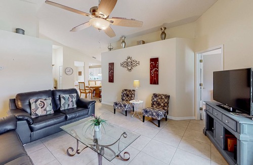 Ridgewood Lakes Casa | Palmside Joy | House in Davenport with tennis, private pool, lake view & AC