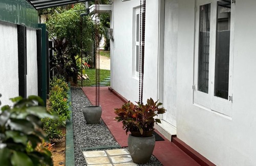 Kochchikade Apartamento | Palmwood Cottages Double Bed Room with Kitchen