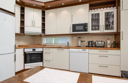 Paltamo Casa | Paltamon golfhovi a (inc. 2 x golf innin by Interhome
