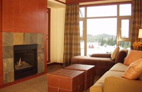 Whistler Village Hotel | Pan Pacific Whistler Village Centre