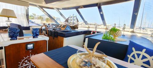 Castellammare Vucciria Alquiler De Eote | Panaby - House Boat