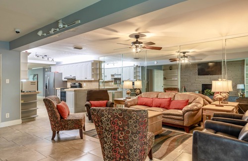 Bel Air Casa | Panama City Beach House 11BR 6 BA Slps 35 Abierto 9 / 7-28 Edades 18-25 y Mascotas OK
