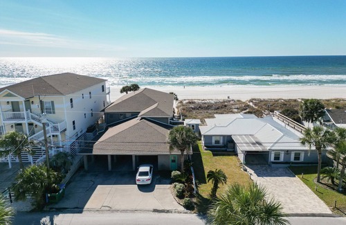 Bel Air Casa | Panama City Beach House 11BR 6 BA Slps 35 Abierto 9 / 7-28 Edades 18-25 y Mascotas OK