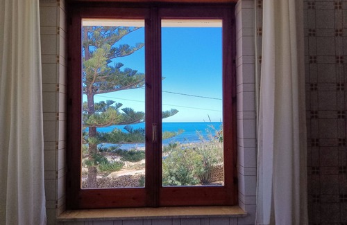 Marina di Modica Casa | Casa Panarea, el abrazo del Mediterráneo.