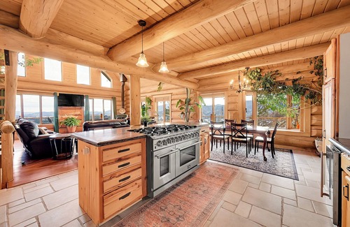 Bailey Casa | Panaromic Mountain Views,Hot tub, Dome, Game room!