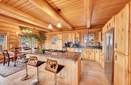 Bailey Casa | Panaromic Mountain Views,Hot tub, Dome, Game room!
