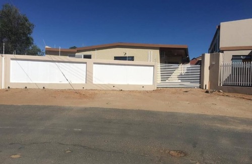 Windhoek Casa | Pandeinge - Deluxe Double Room with Shower