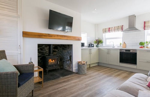 Ty Croes Apartamento | Pandy Aberffraw - a dog that sleeps 4 guests in 2 bedrooms